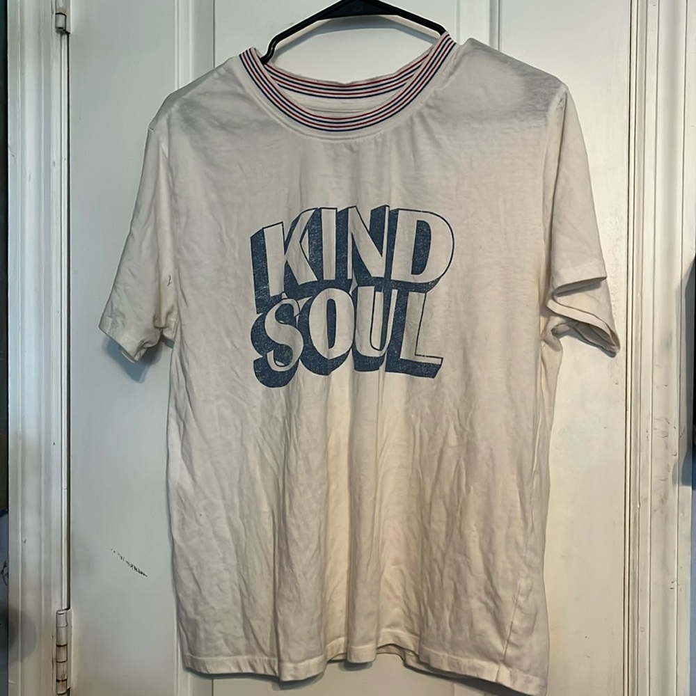 Zoe & Liv size XXL cream tee w/ KIND SOUL on the front. Gently worn